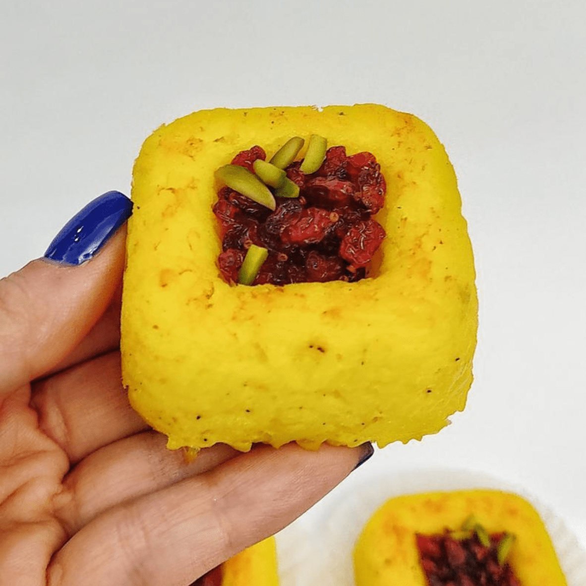 تهچین مرغ زعفرونی